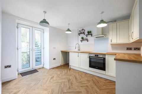 3 bedroom end of terrace house for sale, Newport Street, Cornwall PL10