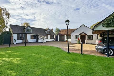 7 bedroom detached bungalow for sale, Gransmore Green, Felsted, Dunmow