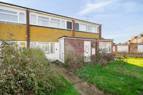 2 bedroom terraced house for sale, Gables Court, Kingfield, Woking