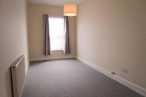 2 bedroom flat to rent, Southtown Road, Great Yarmouth. NR31 0HU