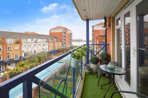 2 bedroom flat for sale, Dominica Court, Eastbourne