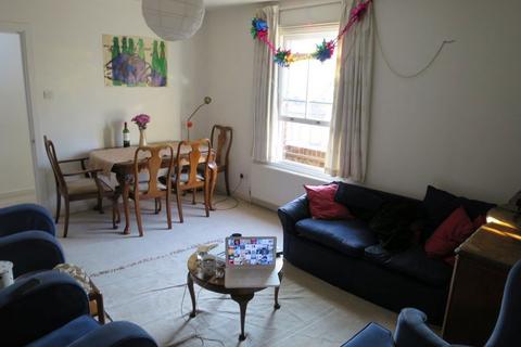 3 bedroom flat to rent, Cowley Road