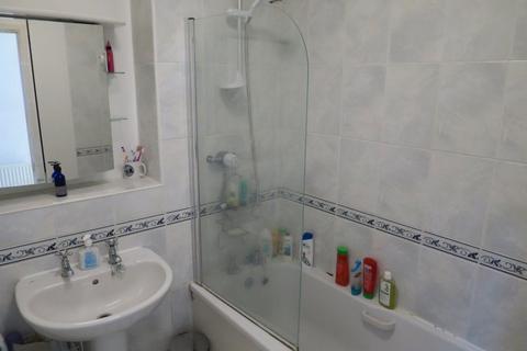 3 bedroom flat to rent, Cowley Road