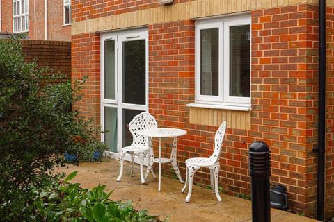 1 bedroom retirement property for sale, Prices Lane, Reigate