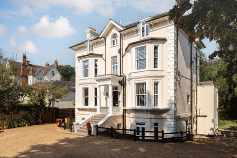 2 bedroom apartment for sale, Raglan Road, Reigate