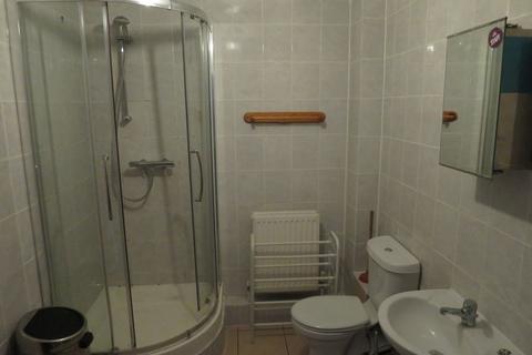 3 bedroom flat to rent, Cowley Road