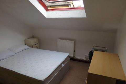 3 bedroom flat to rent, Cowley Road