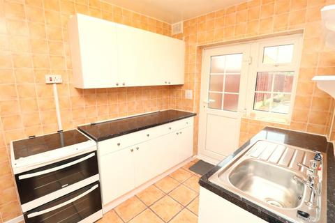 3 bedroom terraced house to rent, Angela Avenue, Potters Green, Coventry