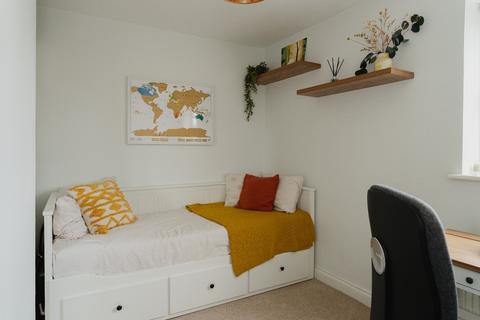 2 bedroom flat for sale, Royal Earlswood Park, Redhill