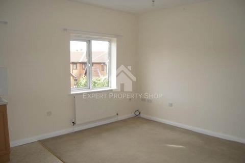 1 bedroom townhouse to rent, 64 The Pines, Worksop