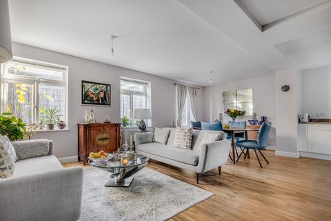 3 bedroom semi-detached house for sale, Stroud Crescent, London, SW15