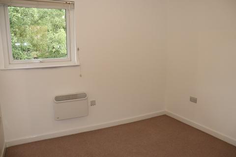 2 bedroom flat to rent, Hamnett Court, Warrington WA3