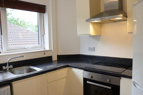 2 bedroom flat to rent, Hamnett Court, Warrington WA3