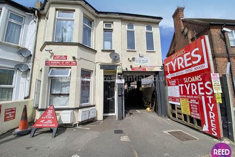 2 bedroom flat to rent, East Street, Southend On Sea