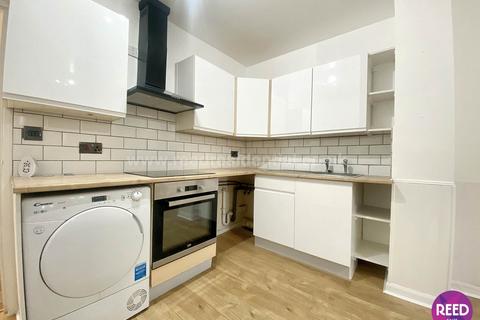 2 bedroom flat to rent, East Street, Southend On Sea