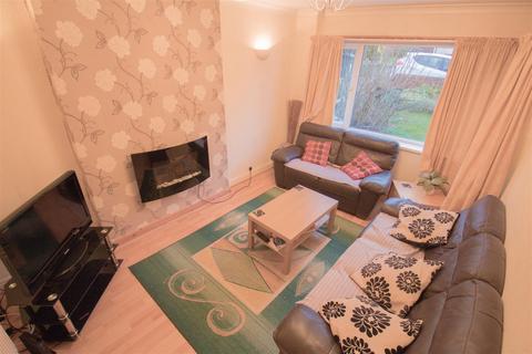 St Anns Gardens, Burley, Leeds, LS4 2SW