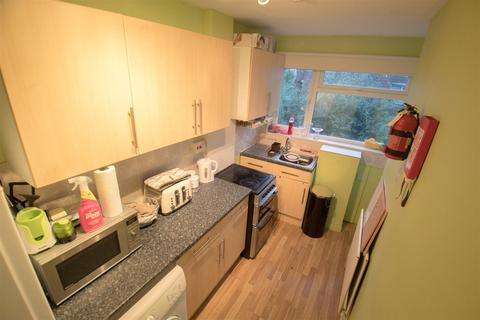 3 bedroom terraced house to rent, St Anns Gardens, Burley, Leeds, LS4 2SW