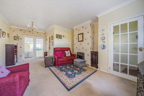 1 bedroom bungalow for sale, The Dell, Bognor Regis, West Sussex