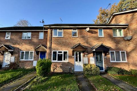 2 bedroom terraced house for sale, The Cedars, Fleet GU51