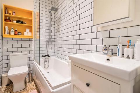 Flat A, 31 Cintra Park, Upper Norwood, London, SE19 2LQ