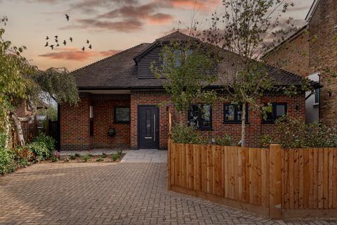 3 bedroom detached bungalow for sale, Woodlands Road, Redhill