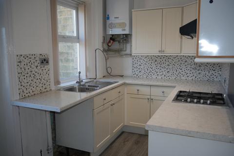 2 bedroom terraced house to rent, Jer Lane, Bradford, West Yorkshire, BD7