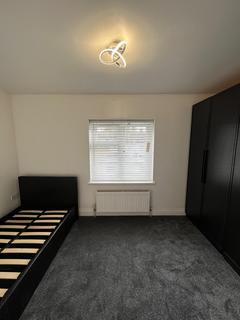 2 bedroom maisonette to rent, Chigwell, IG7