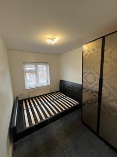 2 bedroom maisonette to rent, Chigwell, IG7