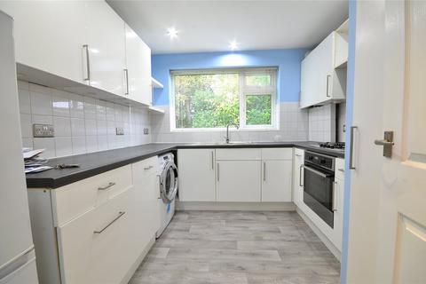 2 bedroom apartment for sale, London Road, East Grinstead, West Sussex, RH19