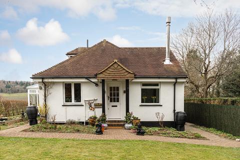 3 bedroom detached house to rent, Denbies Drive, Dorking, Surrey, RH5