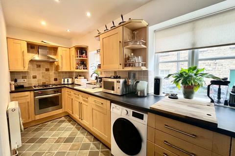 3 bedroom semi-detached house to rent, Woodcote Fold, Keighley BD22