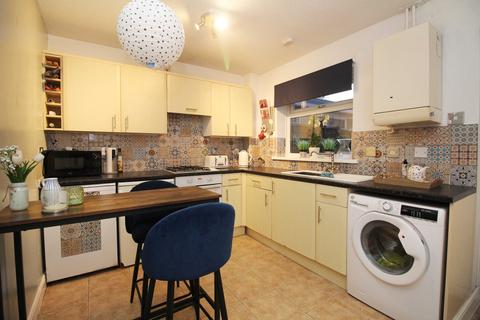 2 bedroom semi-detached house to rent, Tyla Garw, Pontyclun. CF72 9EU