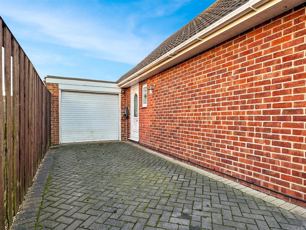 GARAGE &amp; BLOCK PAVED DRIVEWAYWAY