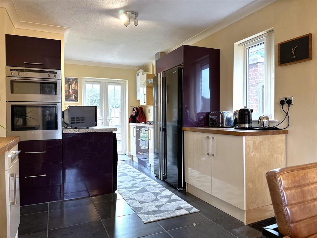 Contemporary kitchen