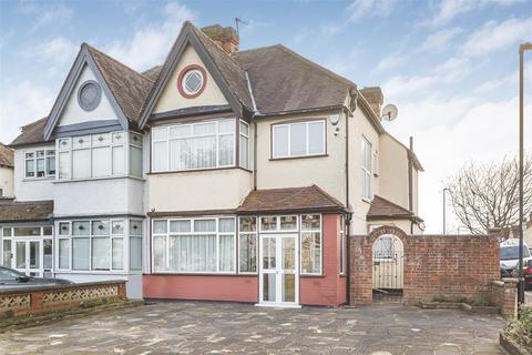 3 bedroom semi-detached house for sale, Ridge Avenue, London