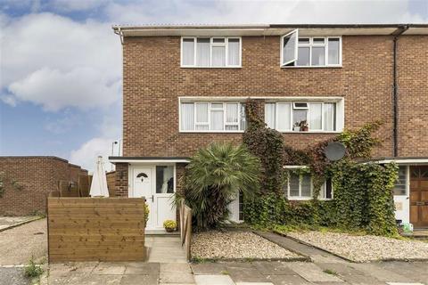 2 bedroom maisonette for sale, Courtlands Avenue, London SE12