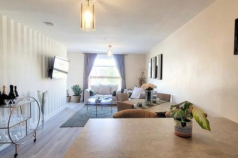 2 bedroom flat for sale, Pretoria Road, Chertsey KT16