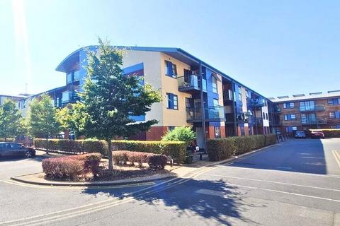 2 bedroom flat for sale, Pretoria Road, Chertsey KT16