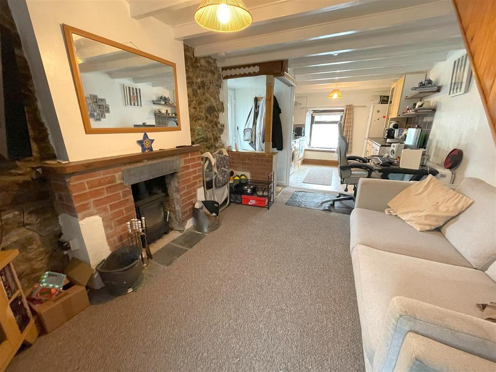 Sitting room 4.jpg