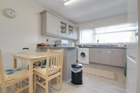 2 bedroom apartment to rent, Spencer Road, New Milton