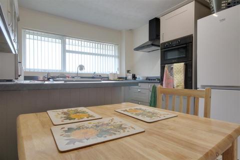 2 bedroom apartment to rent, Spencer Road, New Milton