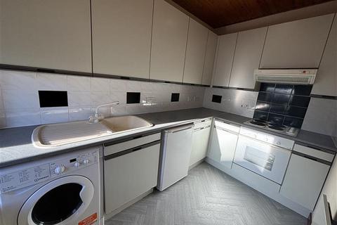 2 bedroom flat to rent, Taits Lane, Dundee,