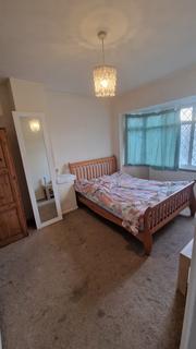 1 bedroom in a house share to rent, Long Lane, Staines-upon-Thames TW19