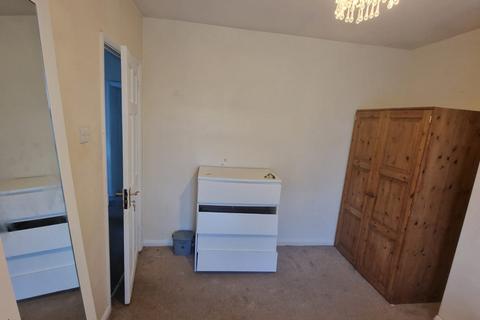 1 bedroom in a house share to rent, Long Lane, Staines-upon-Thames TW19