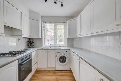 2 bedroom flat for sale, Westover Road, London