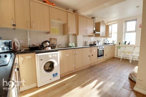 1 bedroom in a house share to rent, Chalkhill Road, Wembley