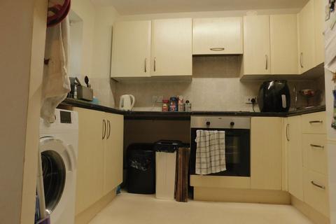 3 bedroom terraced house to rent, Woodspring Close, St Leonards