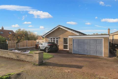 3 bedroom detached bungalow to rent, Northcliffe Avenue, Mapperley, Nottingham