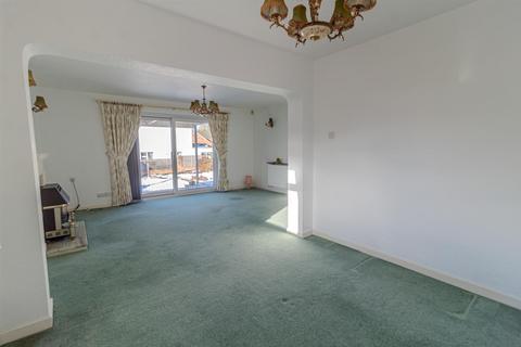 3 bedroom detached bungalow to rent, Northcliffe Avenue, Mapperley, Nottingham