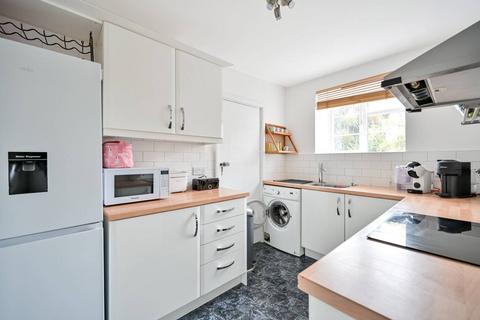 2 bedroom flat to rent, Sheen Road, Richmond, TW10